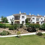 Corner Penthouse Sleeps 4 With Parking Apartmán *