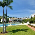 Corner Penthouse Sleeps 4 With Parking Apartmán