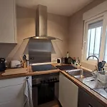 Corner Penthouse Sleeps 4 With Parking Apartmán