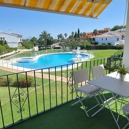 Penthouse - Sleeps 4 - Pool - Parking - Golf Club Appartamento *