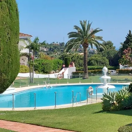 Appartamento Penthouse - Sleeps 4 - Pool - Parking - Golf Club Estepona