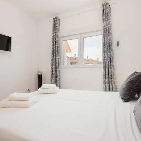 Appartamento Penthouse - Sleeps 4 - Pool - Parking - Golf Club *