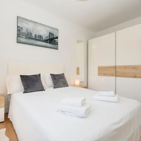 Penthouse - Sleeps 4 - Pool - Parking - Golf Club Appartamento