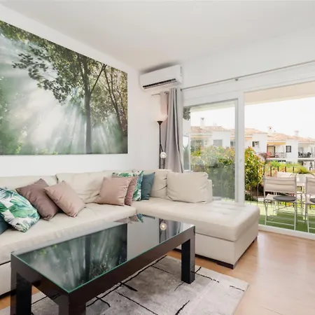 Appartamento Penthouse - Sleeps 4 - Pool - Parking - Golf Club Estepona
