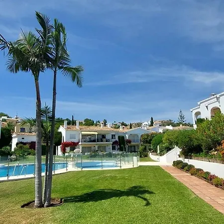 Corner Penthouse Sleeps 4 With Parking Apartmán